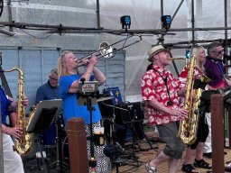 More horns at Lovin it Live